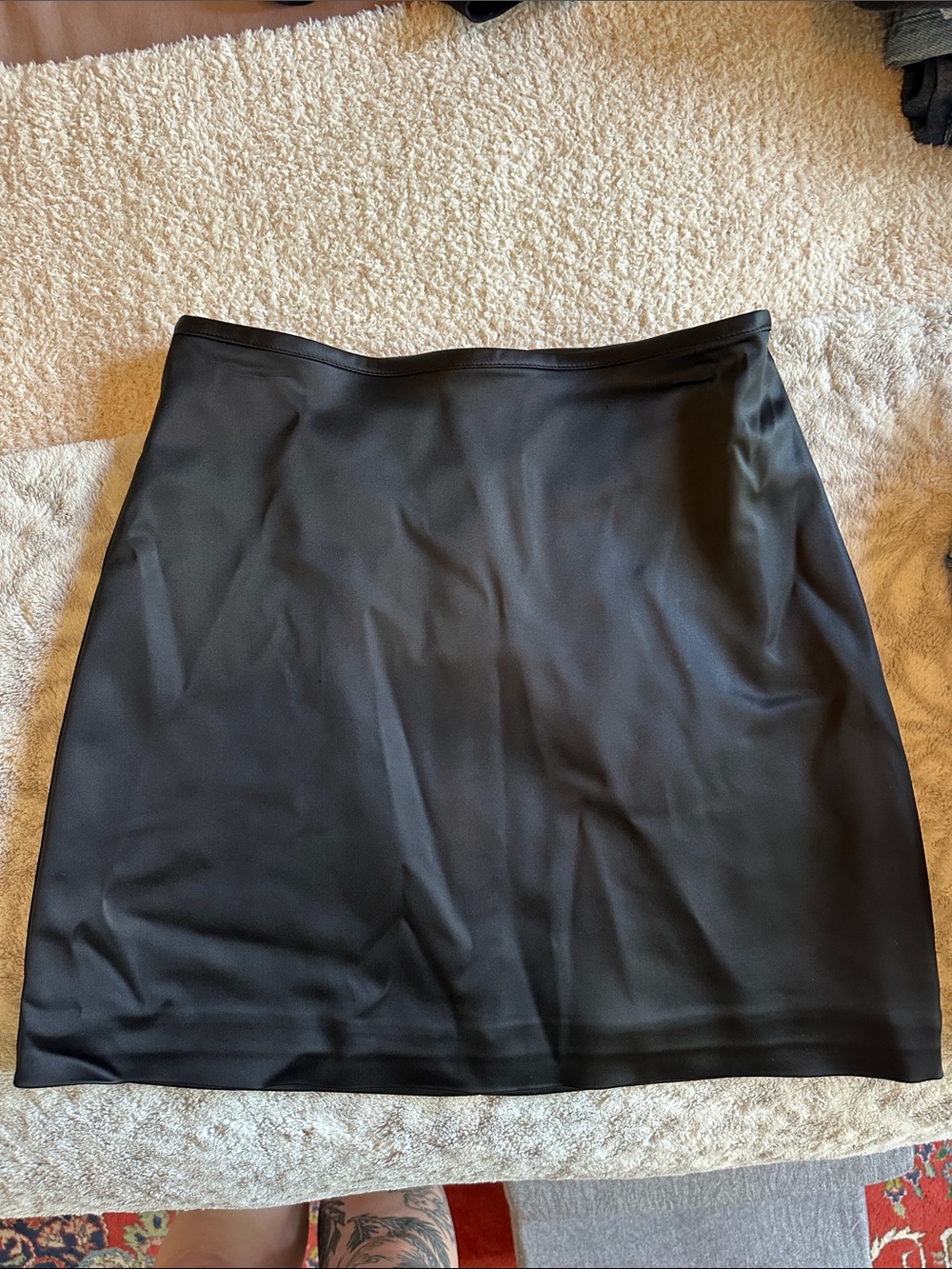 Satin miniskirt Aritzia